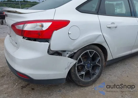 2013 Ford Focus Se z USA, uszkodzony, nr VIN 1FADP3F24DL166619